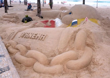 sand sculpture at Ipanema